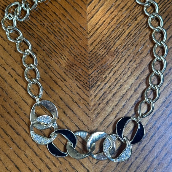 Gold Enamel Chain Necklace And Earrings Set - Picture 2 of 6